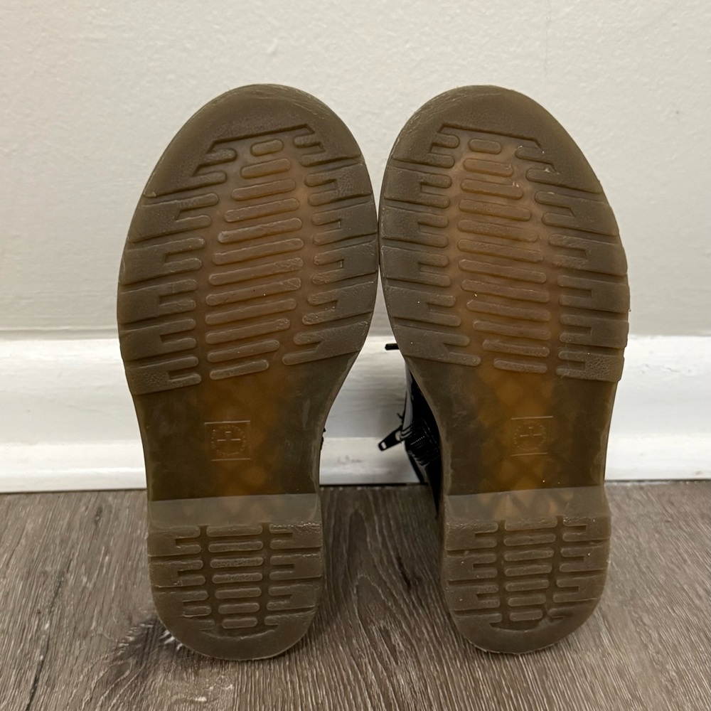 Dr. Martens Black |Size 2 - Picture 6 of 7